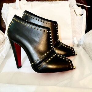 Christian Louboutin Carapachoc 100 Spike blk kid Lthr Peeptoe Ankle Boots EU38.5